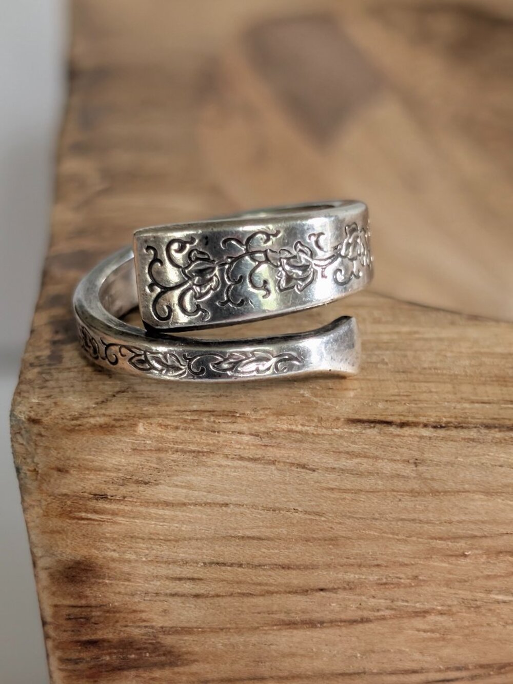 Vintage Bypass Wrap Rogers & Bros Spoon Ring Sterling Signed Floral Lace Etched